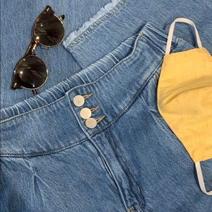 High Waisted Frayed Jeans